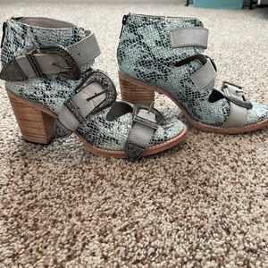 Freebird By Steven. Turquoise Snake, Violet